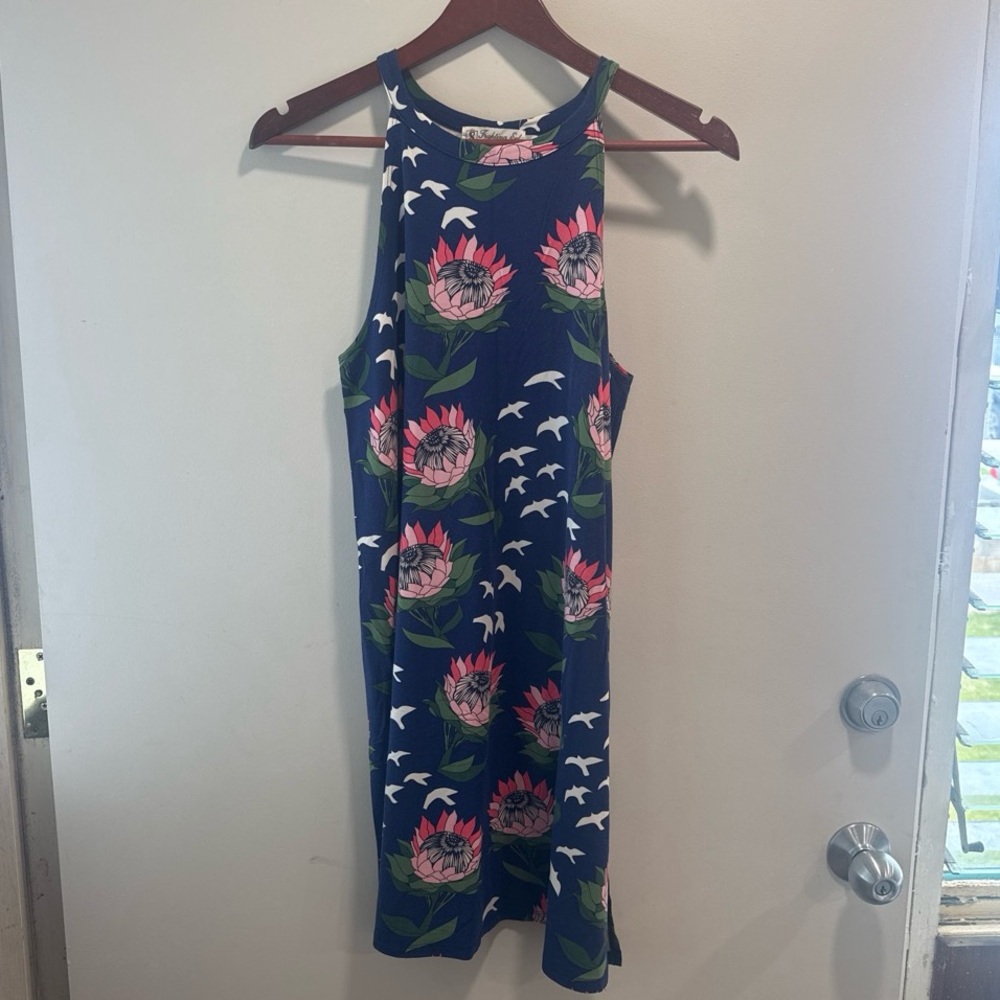 Fighting Eel Hawaii Protea dress size Large excellent condition.